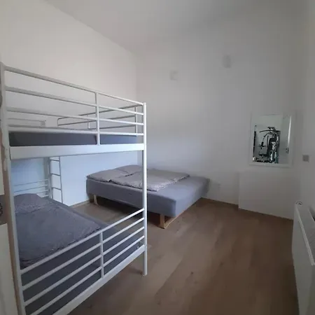 Lägenhet Stor I Rolige Omgivelser Give